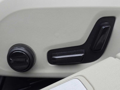 2024 Volvo S60 Recharge Plug-In Hybrid Plus Dark Theme
