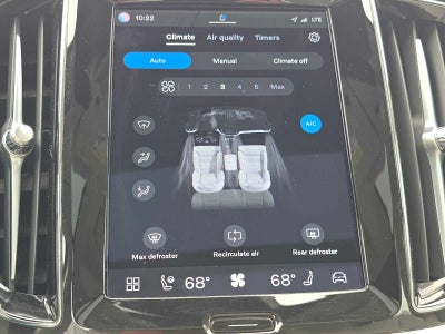 2024 Volvo S60 Recharge Plug-In Hybrid Plus Dark Theme