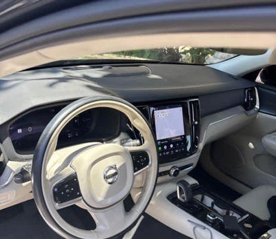 2024 Volvo S60 Recharge Plug-In Hybrid Plus Dark Theme