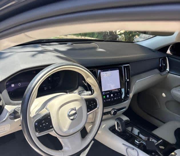 2024 Volvo S60 Recharge Plug-In Hybrid Plus Dark Theme