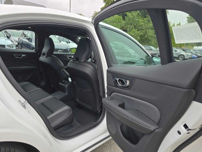 2023 Volvo S60 Recharge Plug-In Hybrid Ultimate Dark Theme