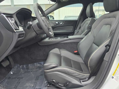 2023 Volvo S60 Recharge Plug-In Hybrid Ultimate Dark Theme