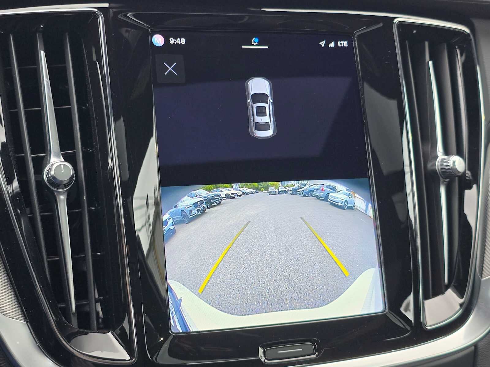 2023 Volvo S60 Recharge Plug-In Hybrid Ultimate Dark Theme