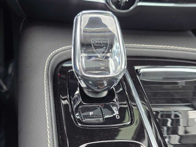 2023 Volvo S60 Recharge Plug-In Hybrid Ultimate Dark Theme
