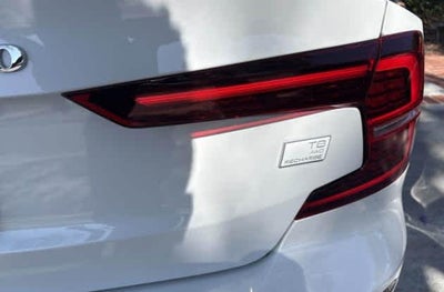 2023 Volvo S60 Recharge Plug-In Hybrid Ultimate Dark Theme