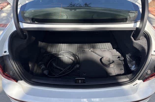 2023 Volvo S60 Recharge Plug-In Hybrid Ultimate Dark Theme