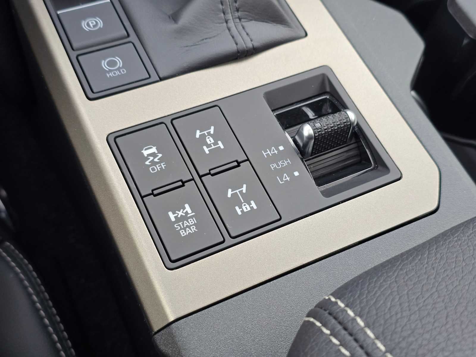 2024 Toyota Land Cruiser 4WD (Natl)