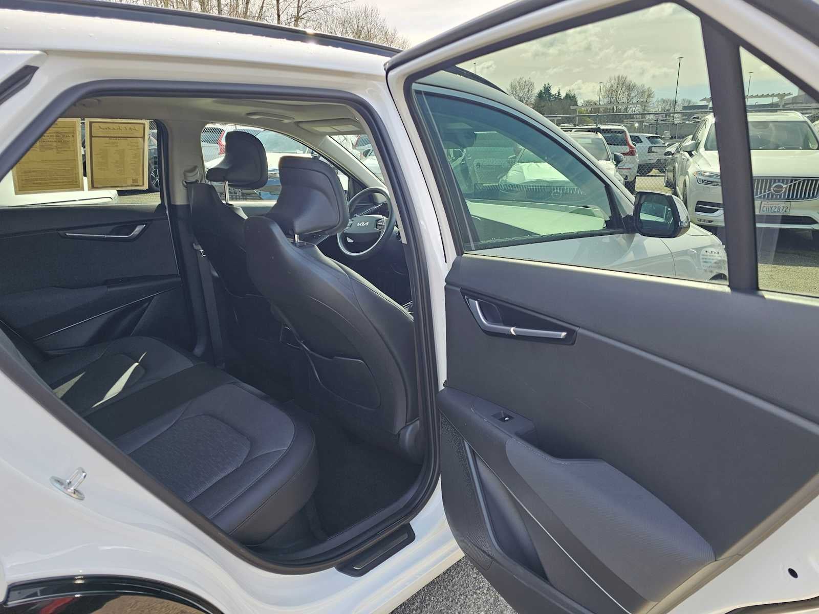 2023 Kia Niro SX