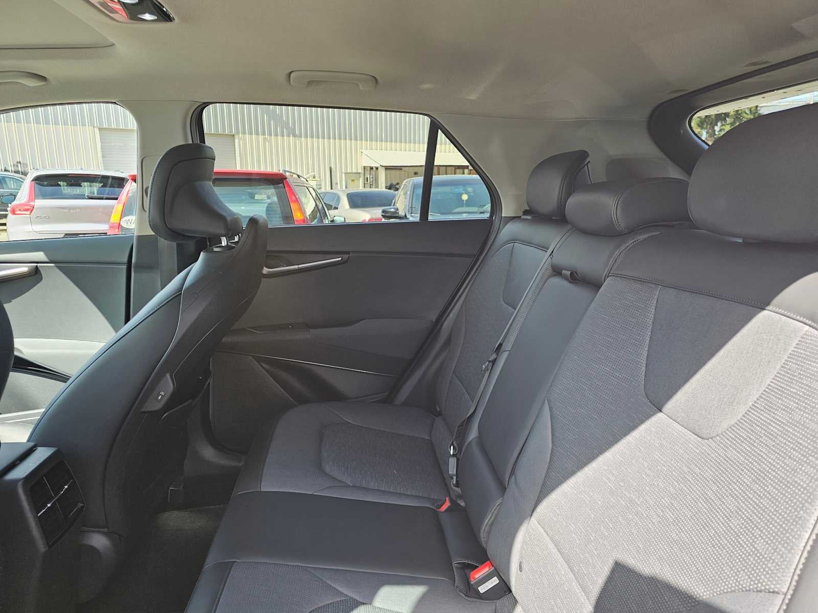 2023 Kia Niro SX