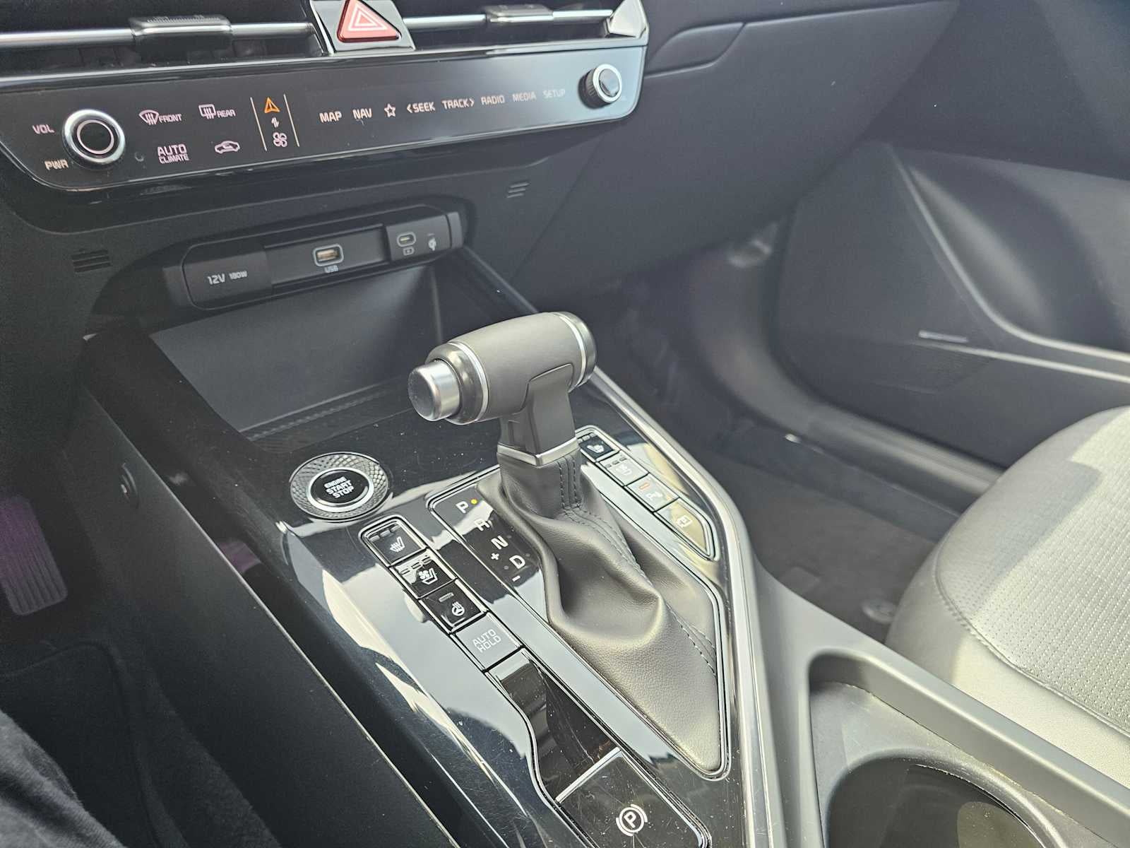 2023 Kia Niro SX