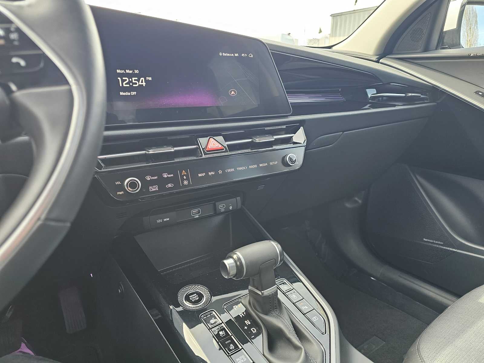 2023 Kia Niro SX