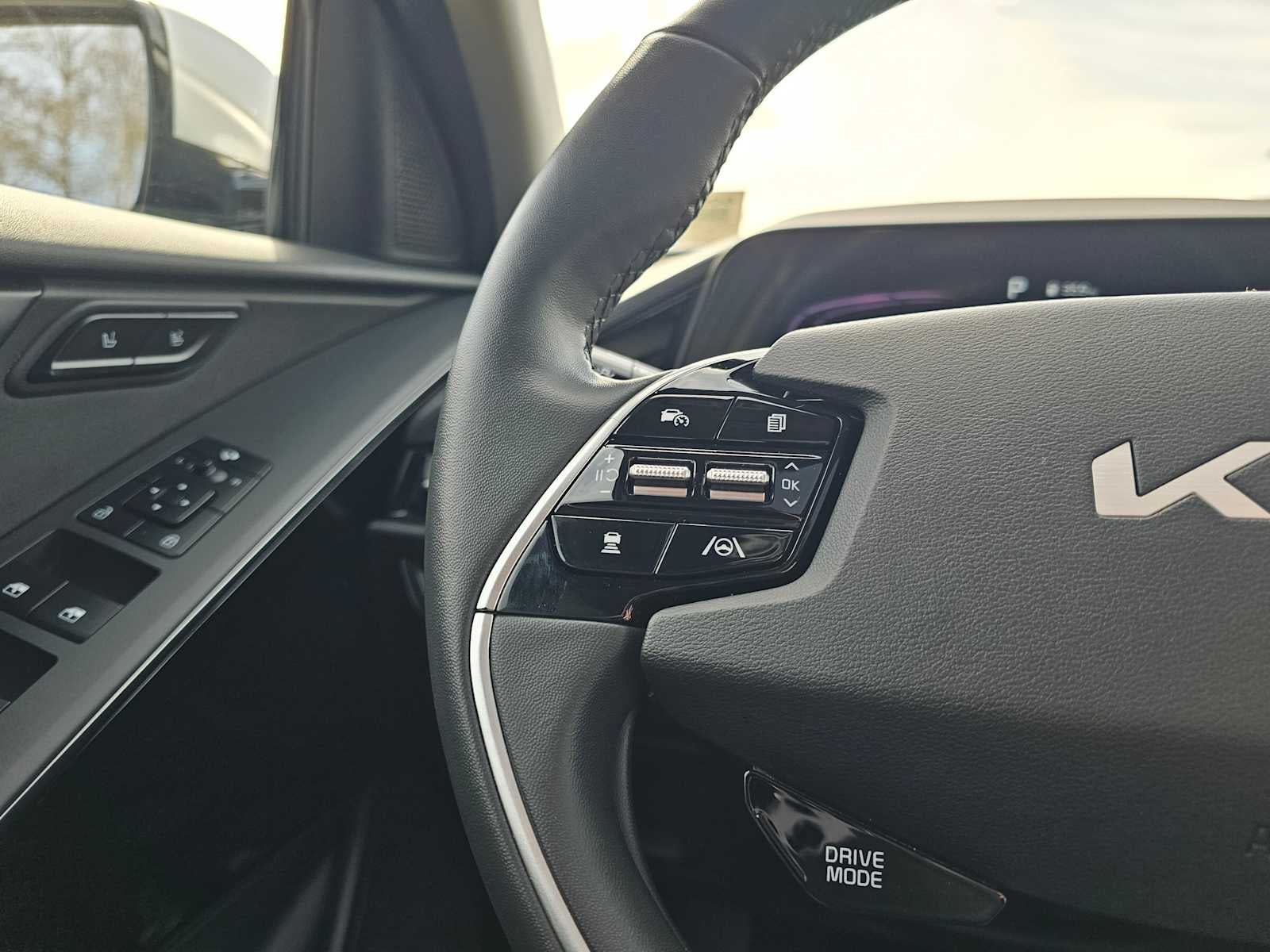 2023 Kia Niro SX