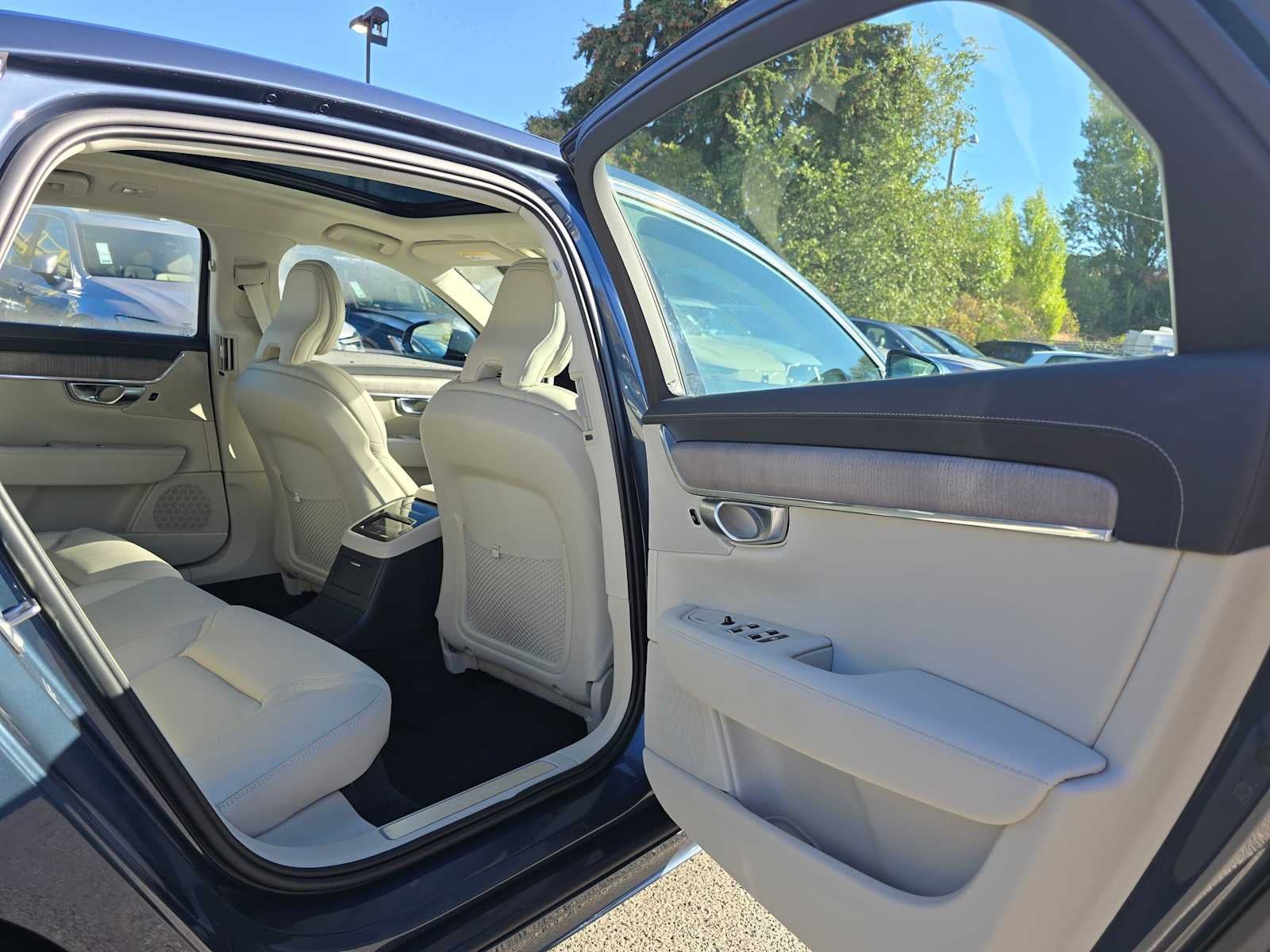 2024 Volvo S90 Recharge Plug-In Hybrid Ultimate
