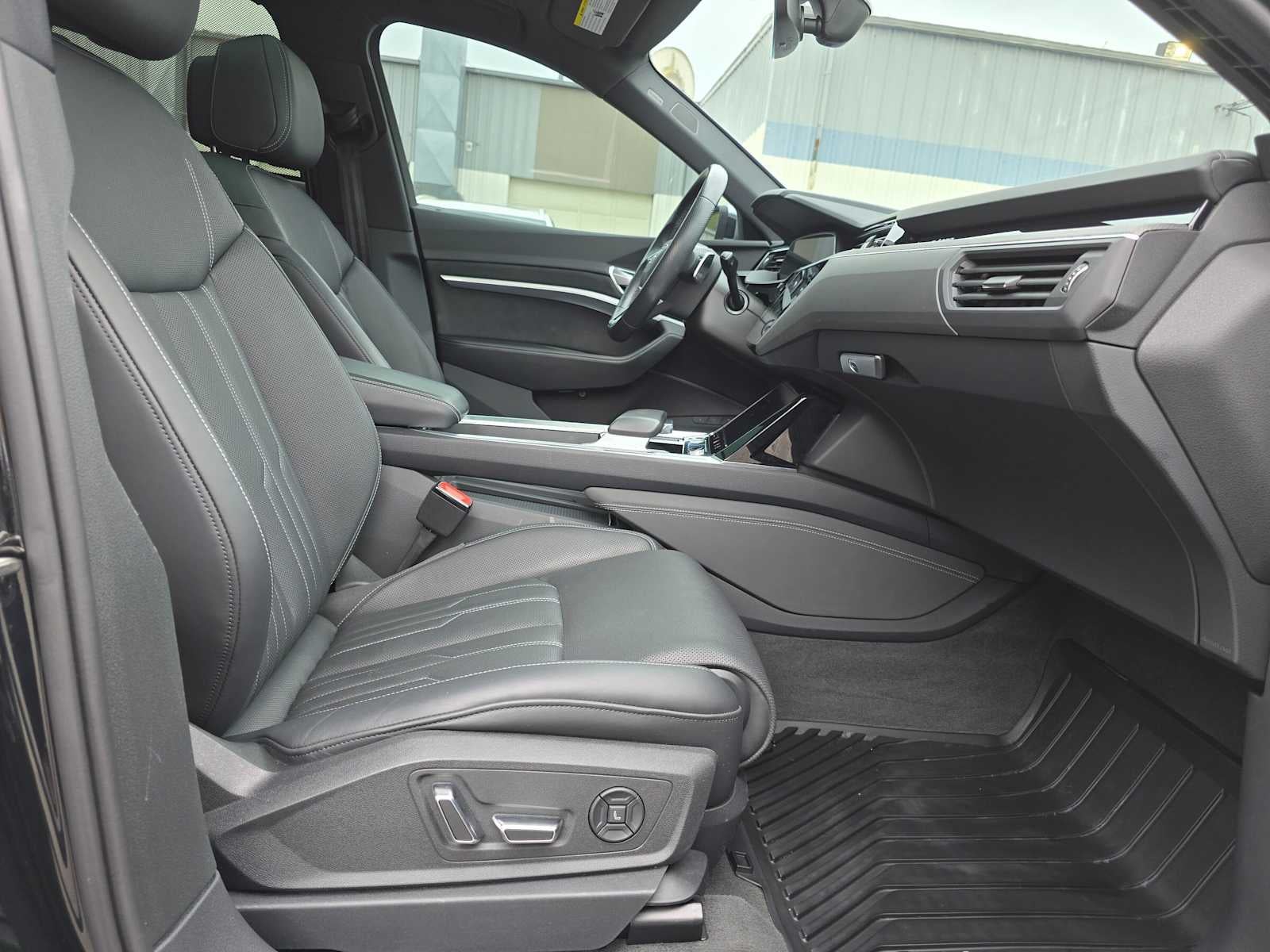 2023 Audi e-tron S Premium Plus