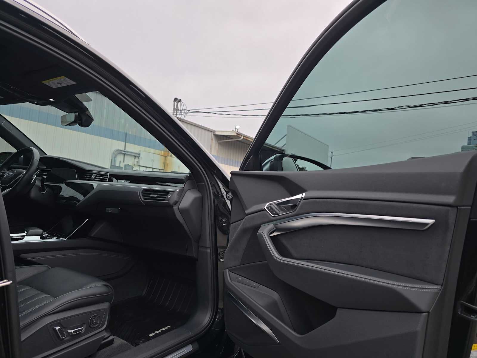 2023 Audi e-tron S Premium Plus