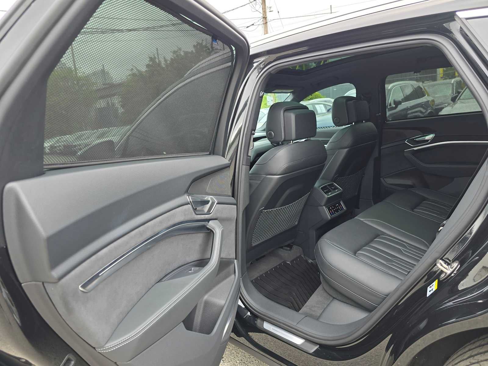 2023 Audi e-tron S Premium Plus