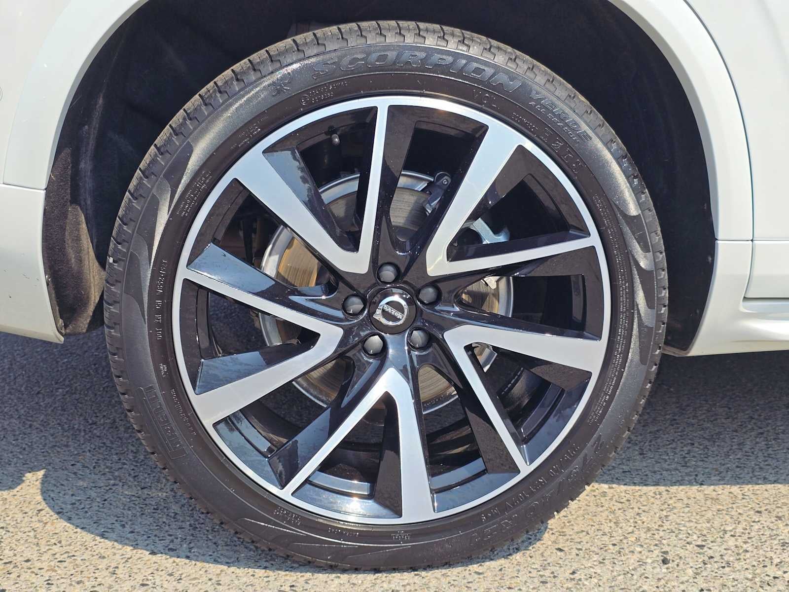 2023 Volvo XC90 Plus