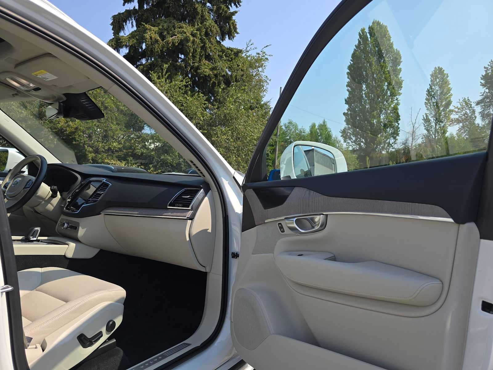 2023 Volvo XC90 Plus