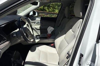 2023 Volvo XC90 Plus