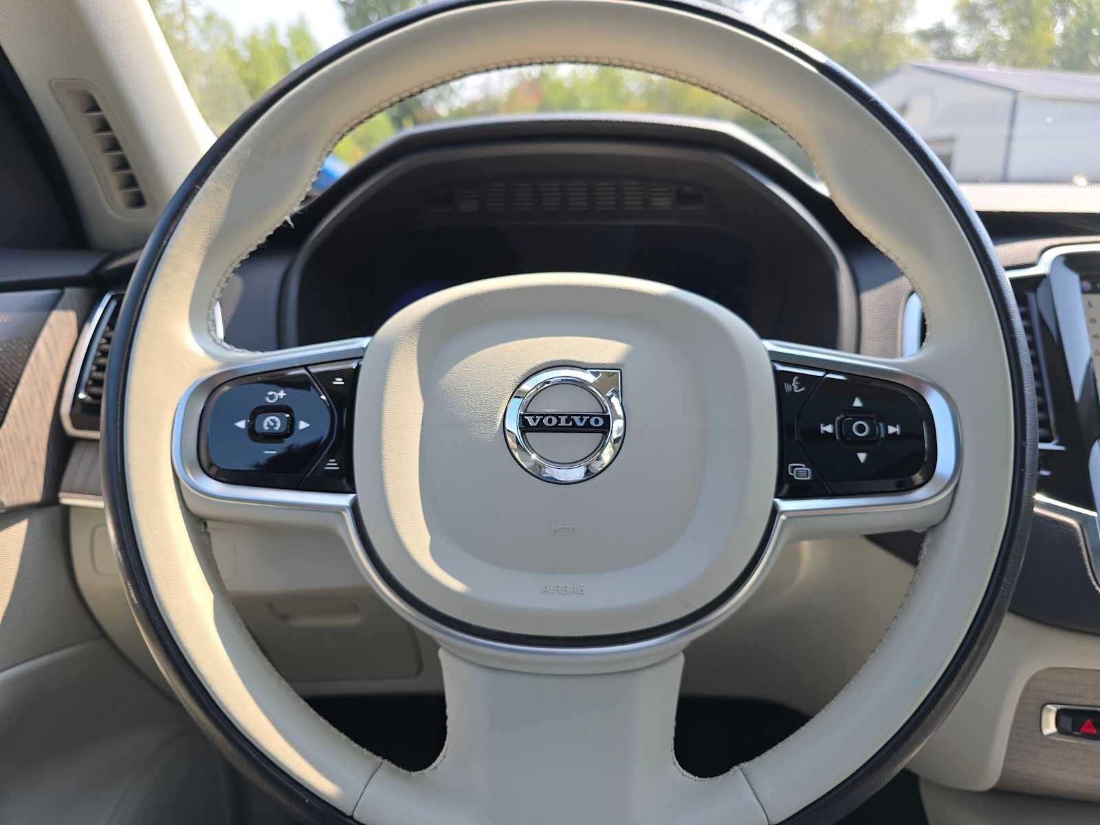 2023 Volvo XC90 Plus