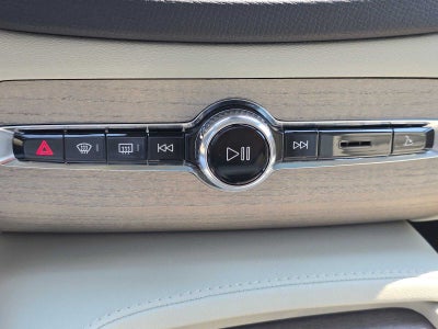 2023 Volvo XC90 Plus