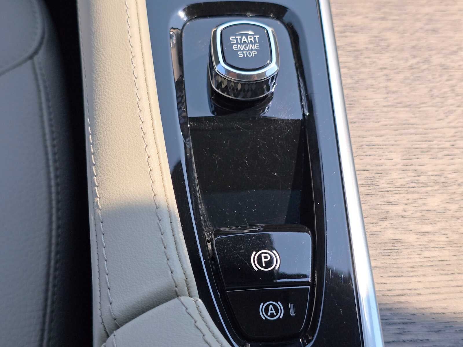 2023 Volvo XC90 Plus
