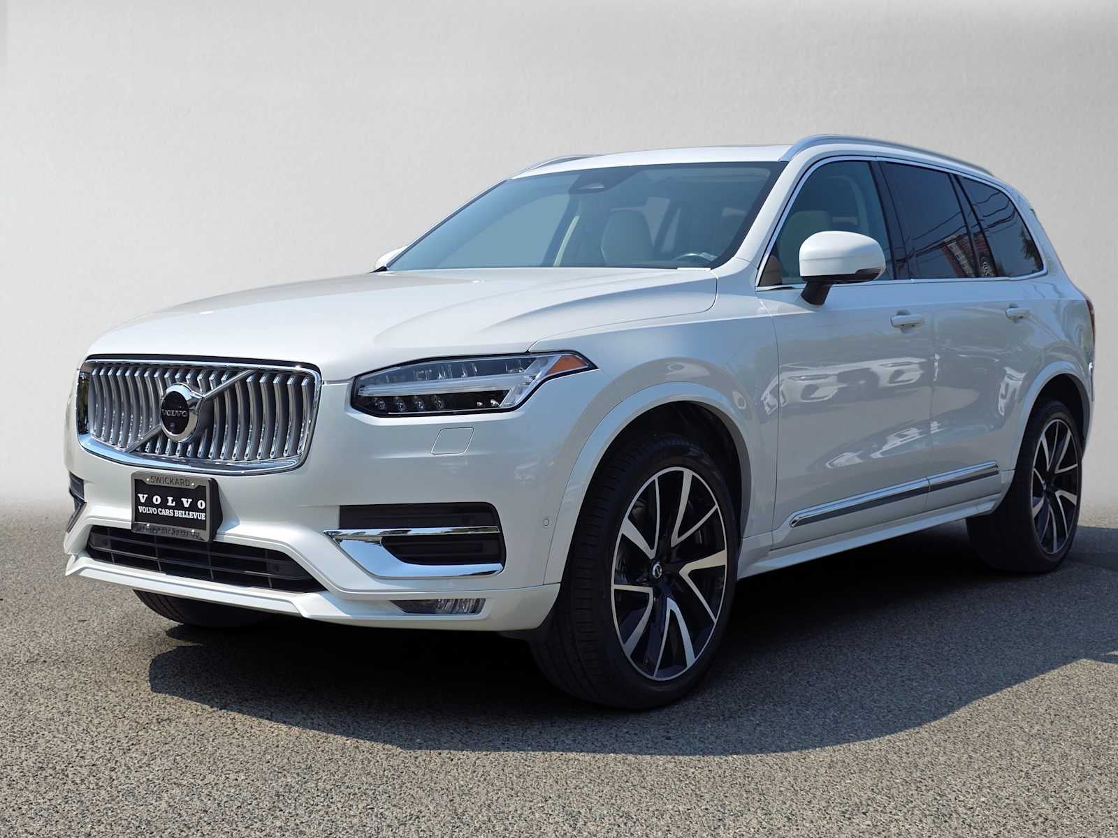 2023 Volvo XC90 Plus