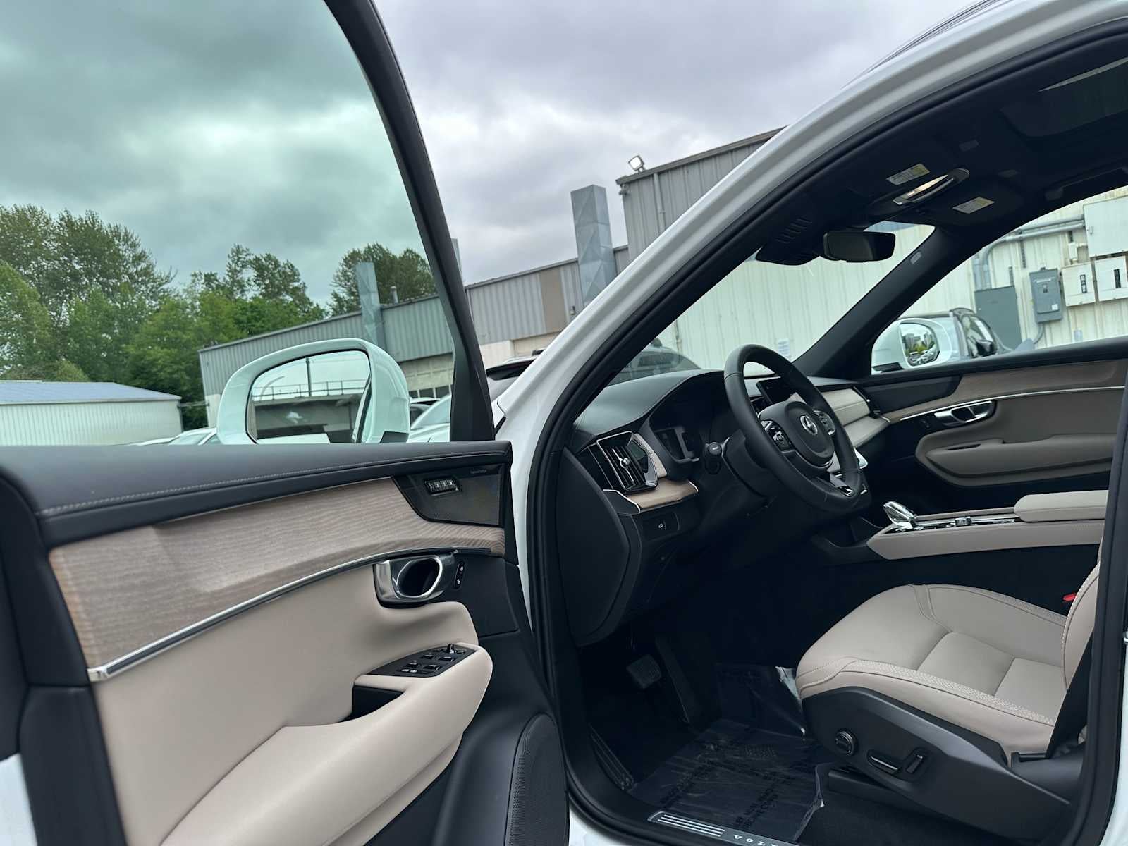 2025 Volvo XC90 Plus