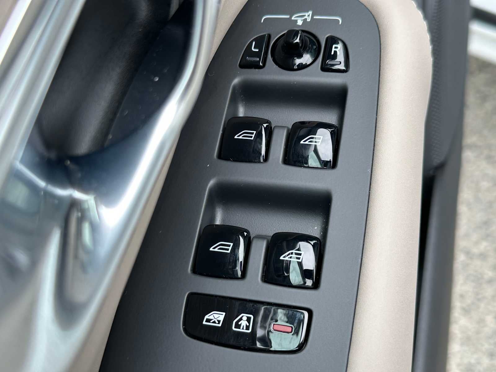 2025 Volvo XC90 Plus