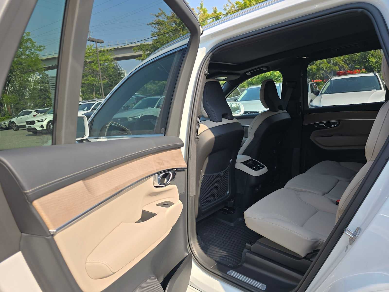 2026 Volvo XC90 Plus
