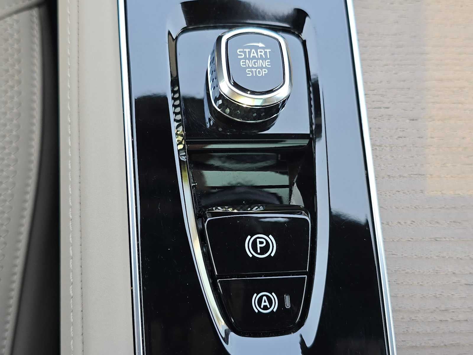 2026 Volvo XC90 Plus