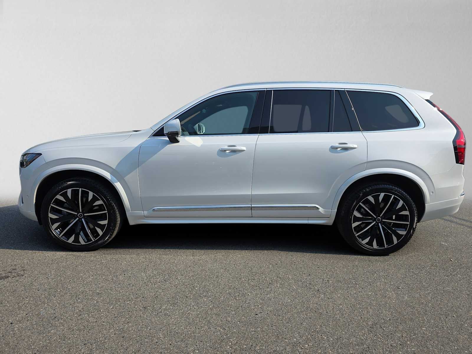 2026 Volvo XC90 Plus