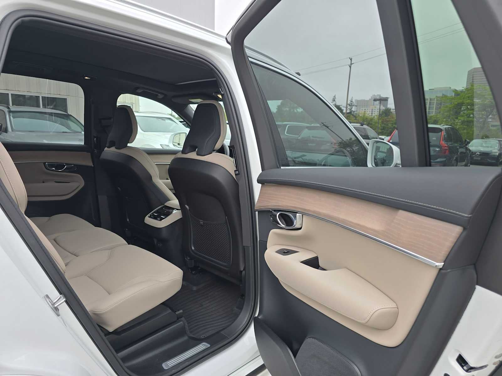 2026 Volvo XC90 Plus