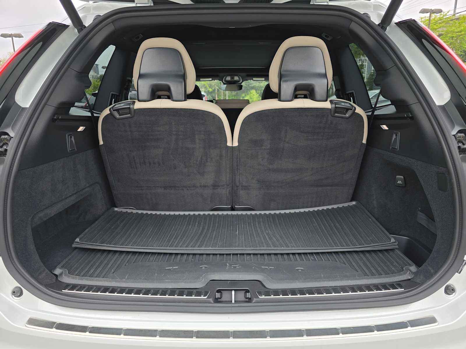 2026 Volvo XC90 Plus