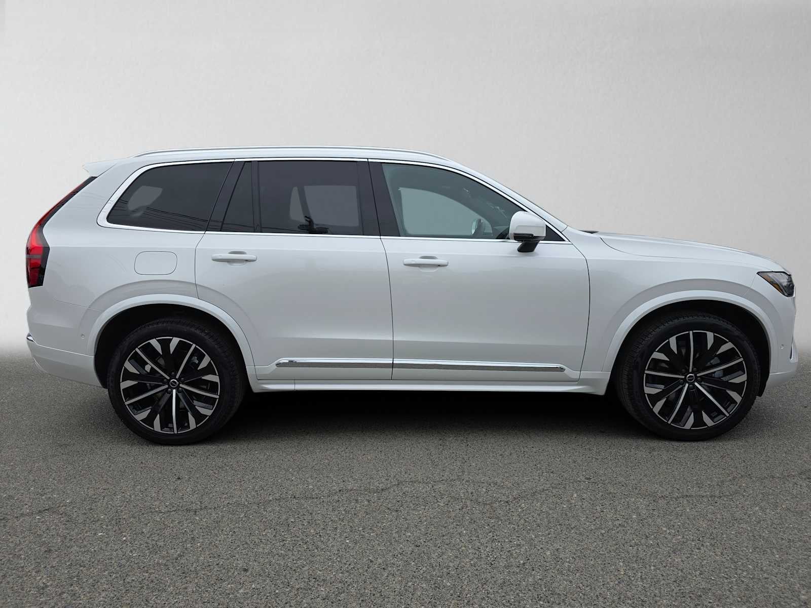 2026 Volvo XC90 Plus
