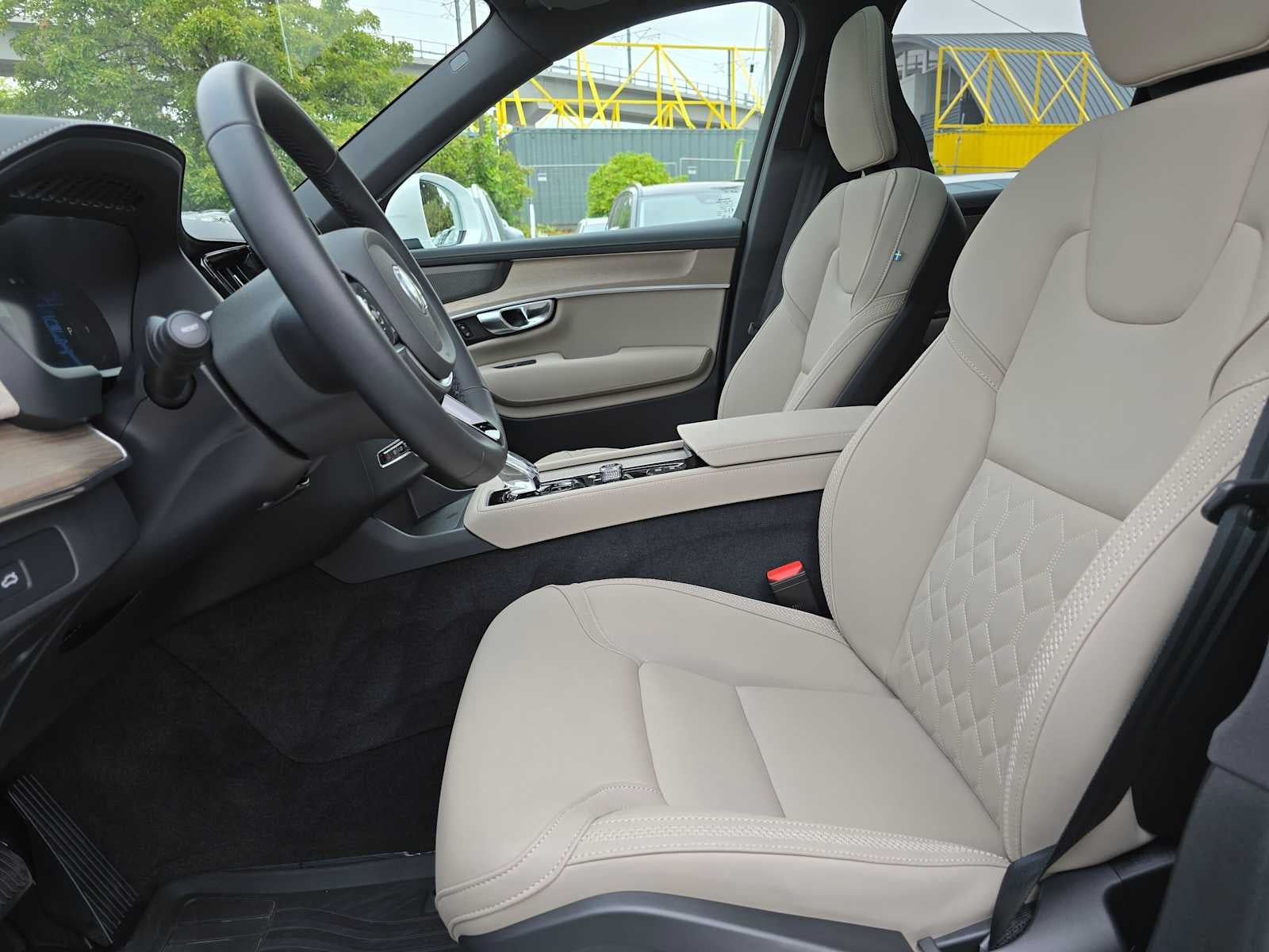2026 Volvo XC90 Plus