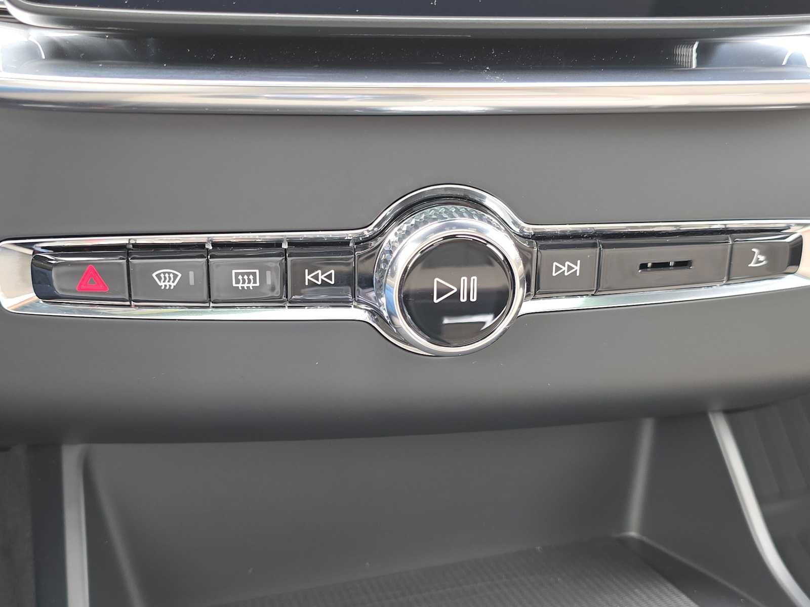 2026 Volvo XC90 Plus