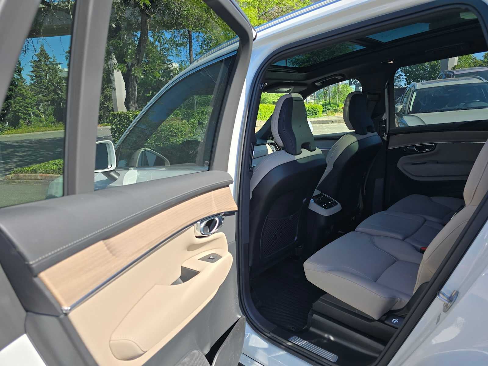 2026 Volvo XC90 Plus