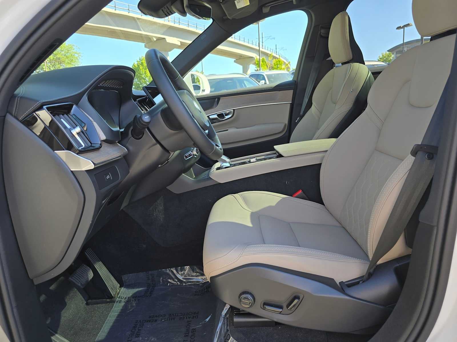 2026 Volvo XC90 Plus
