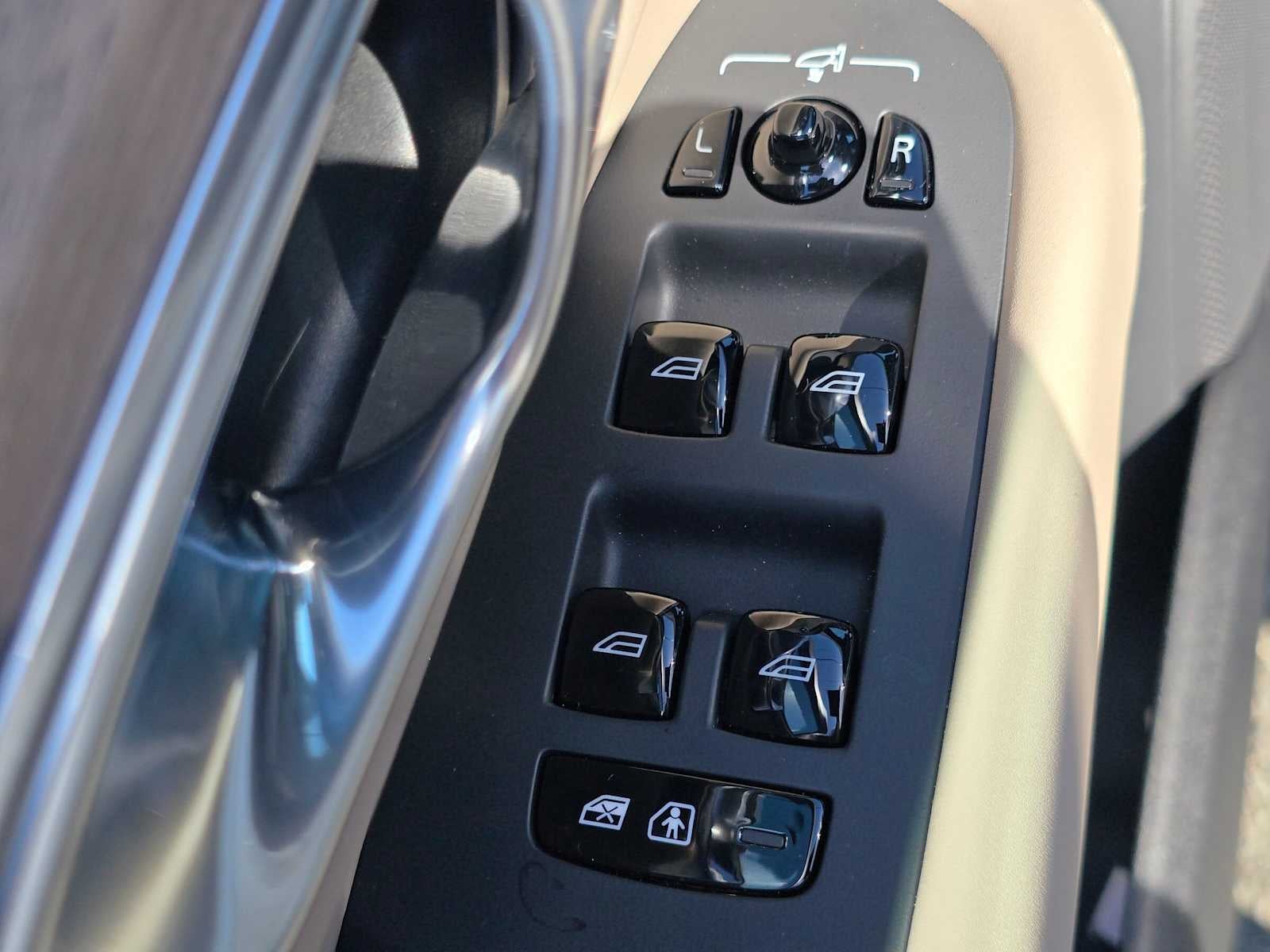2026 Volvo XC90 Plus