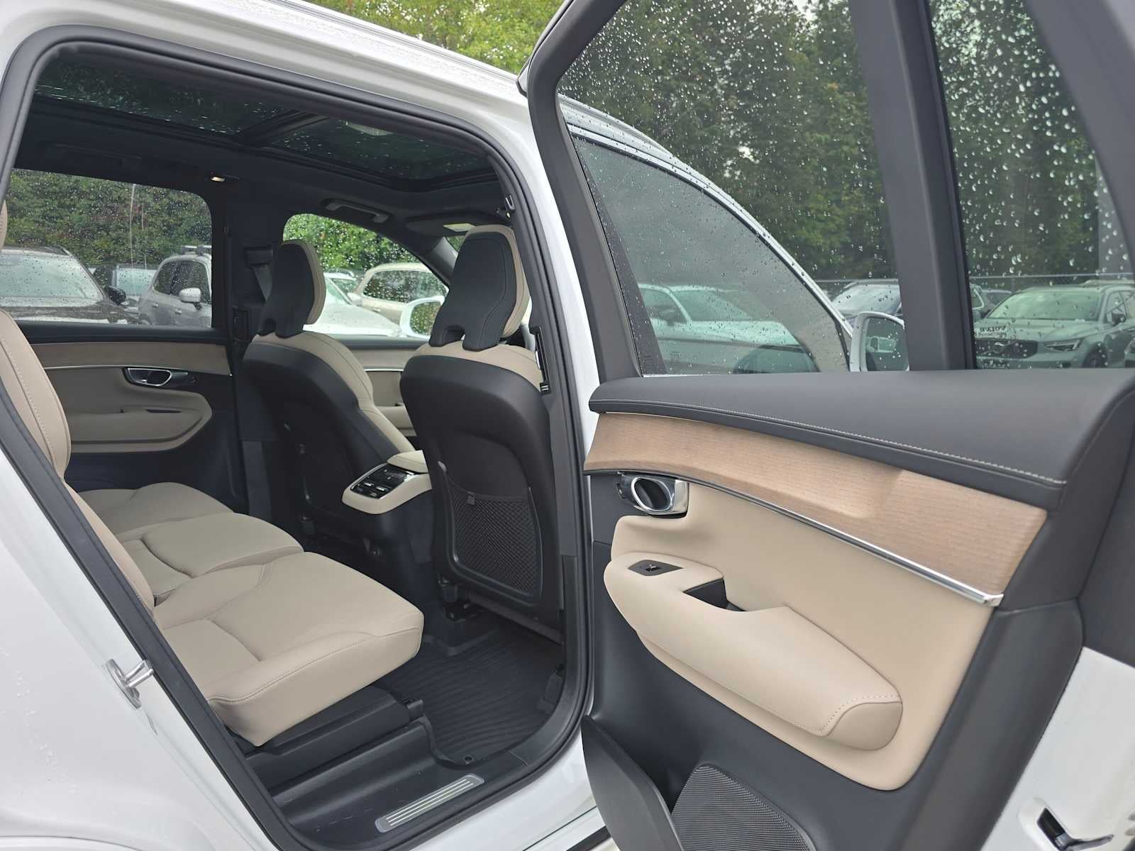 2026 Volvo XC90 Plus