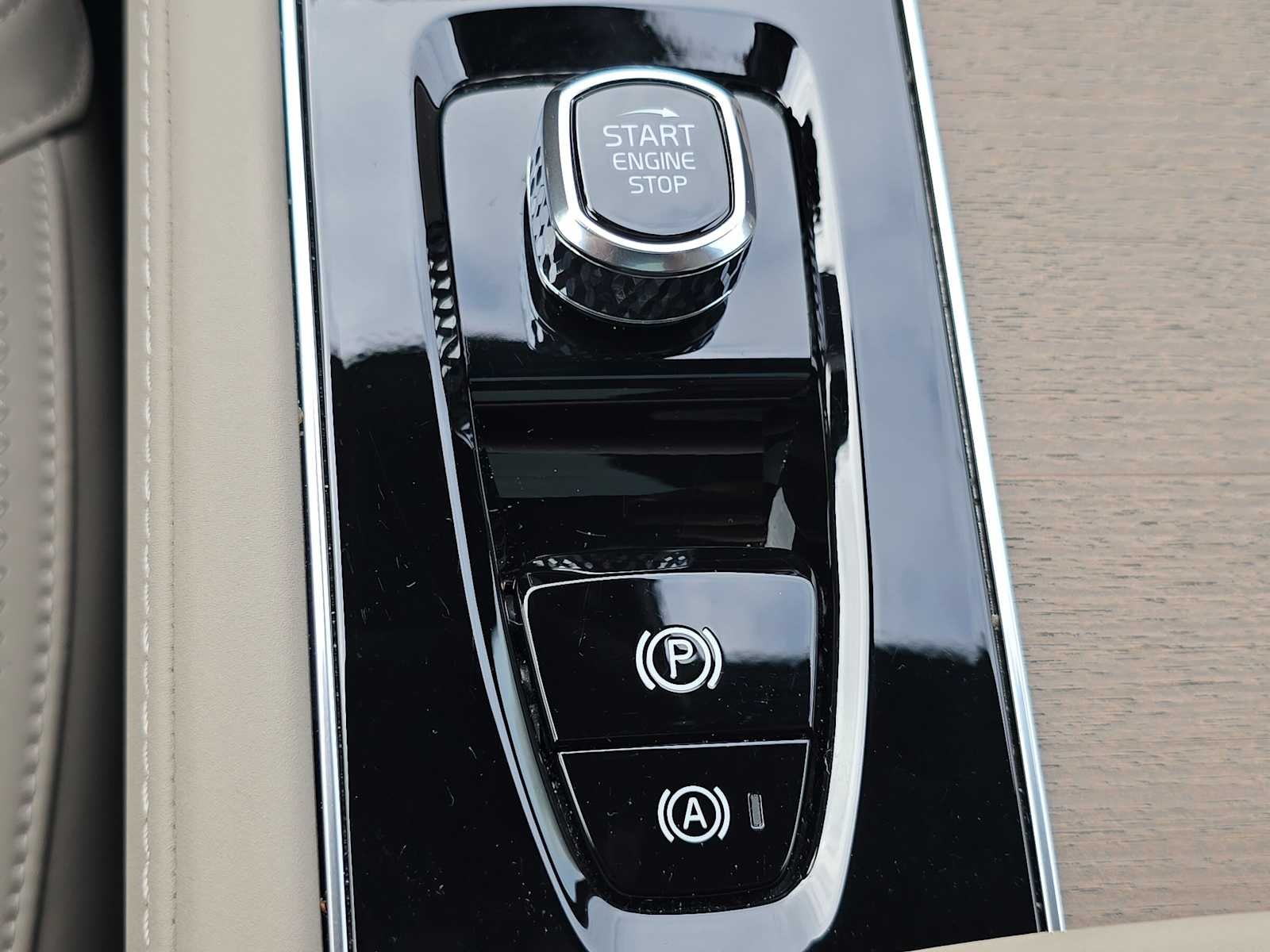 2026 Volvo XC90 Plus