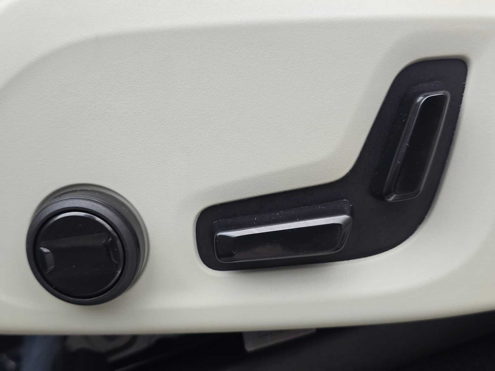 2023 Volvo XC90 Plus