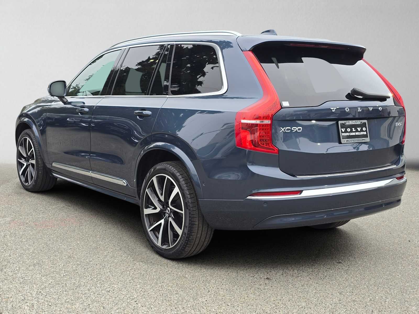 2023 Volvo XC90 Plus