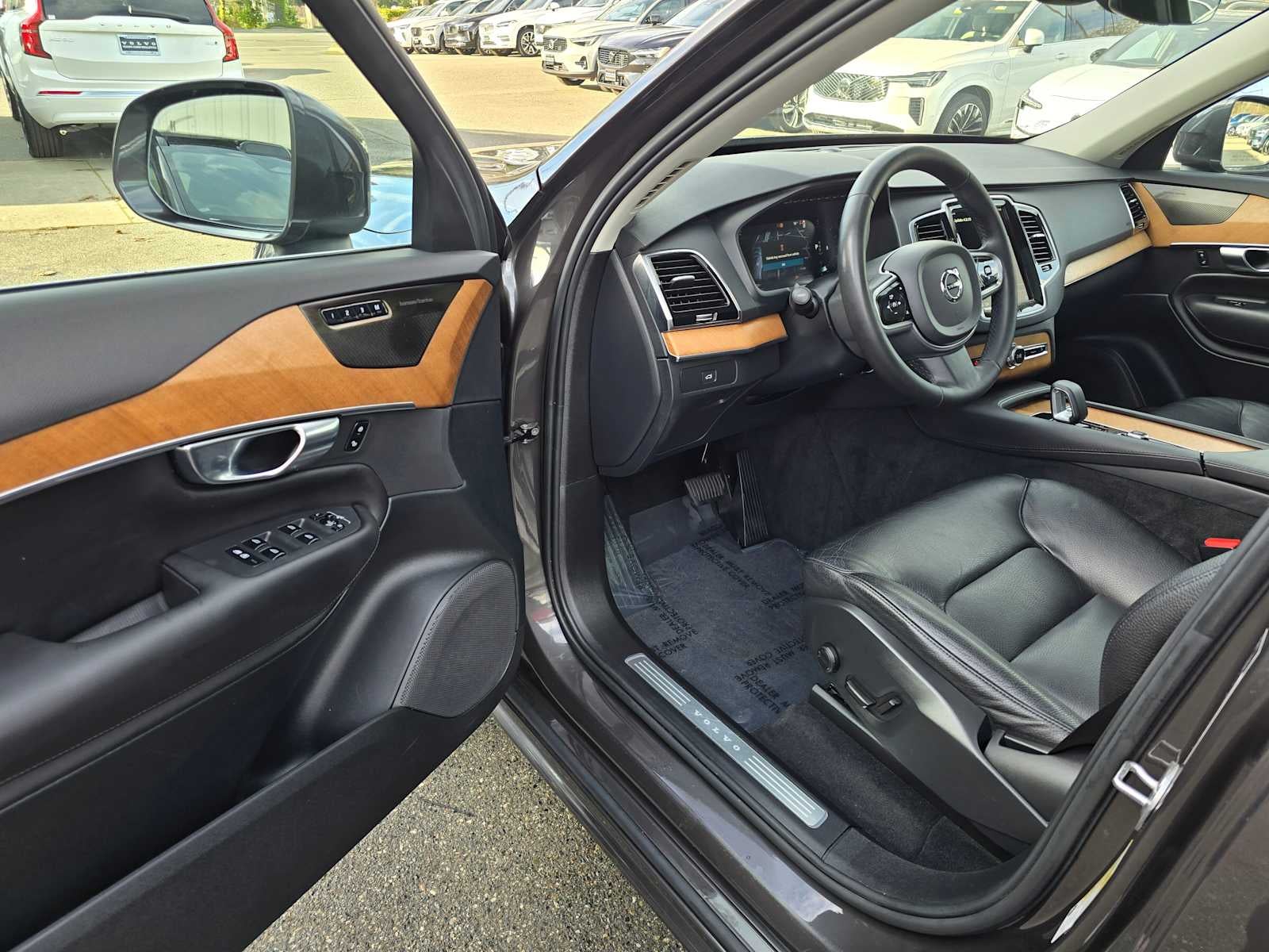 2023 Volvo XC90 Plus