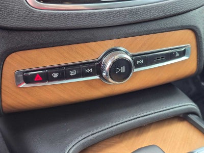 2023 Volvo XC90 Plus