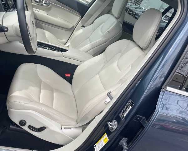 2023 Volvo XC90 Plus