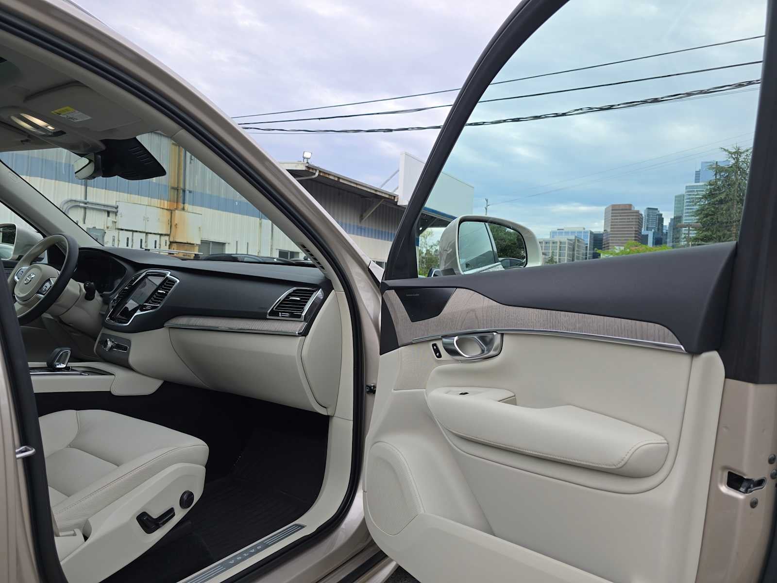2023 Volvo XC90 Plus