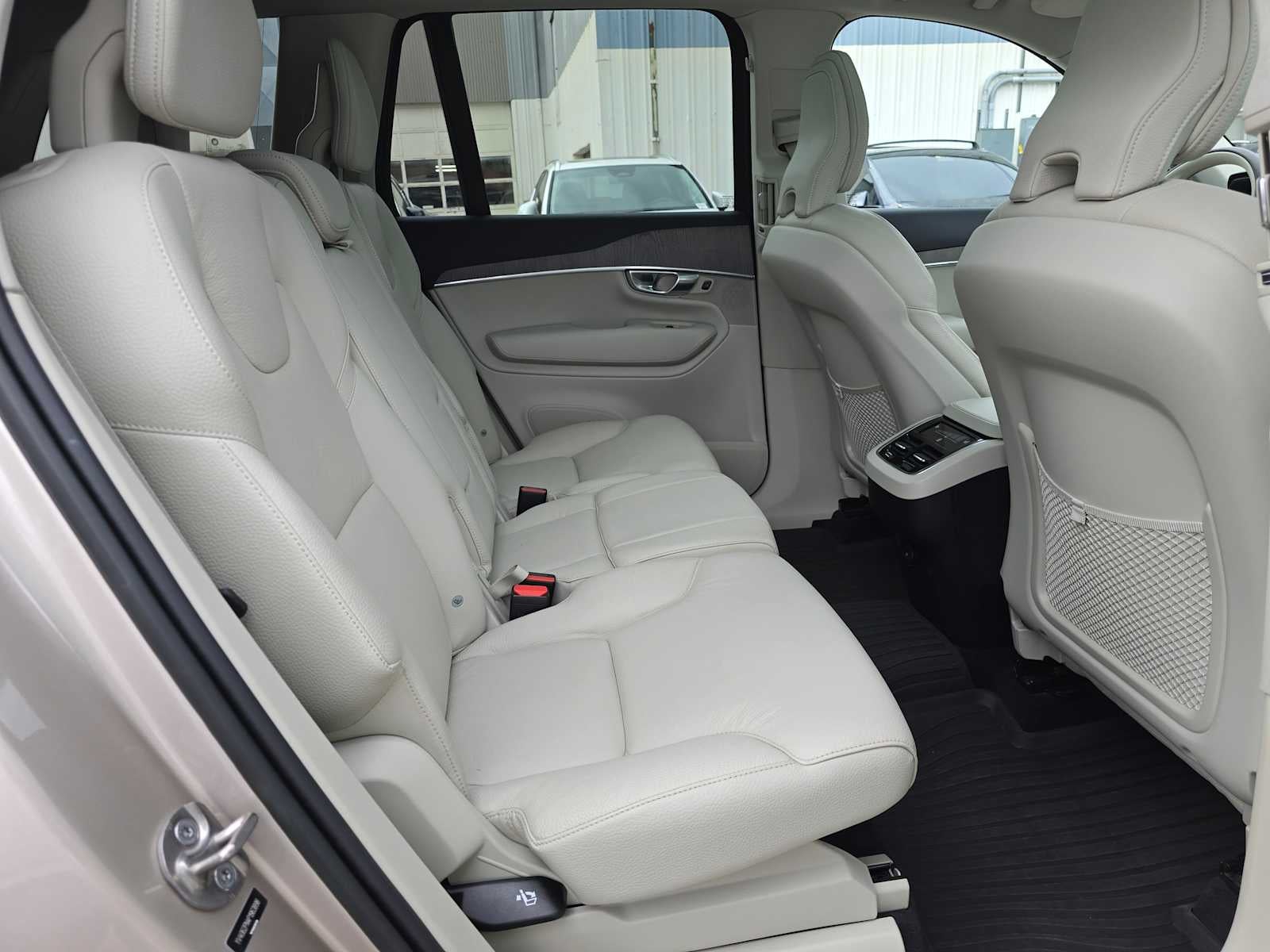 2023 Volvo XC90 Plus