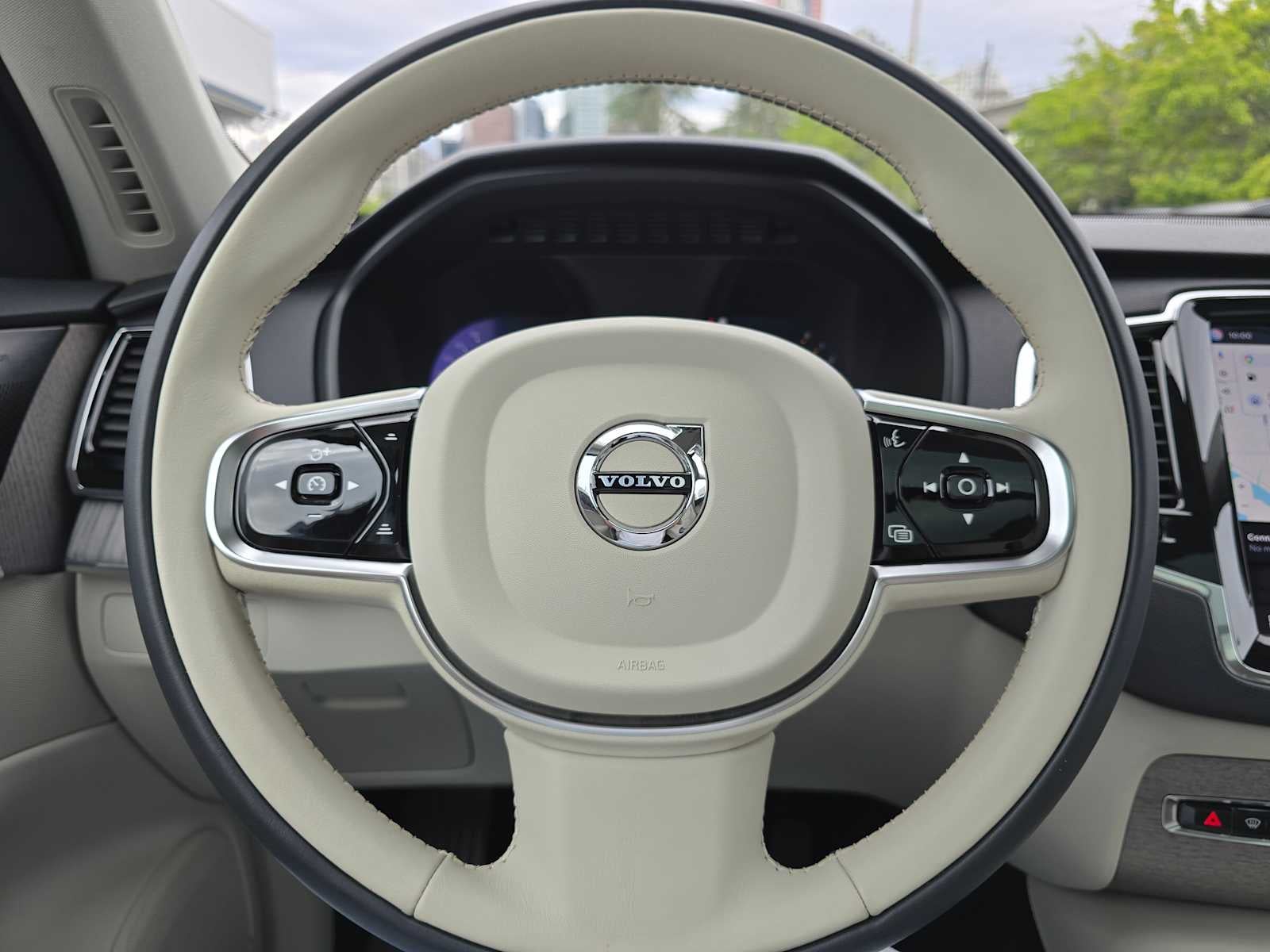 2023 Volvo XC90 Plus